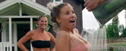 - Ser ut som jeg bare løper rundt i bikini og leker deilig
